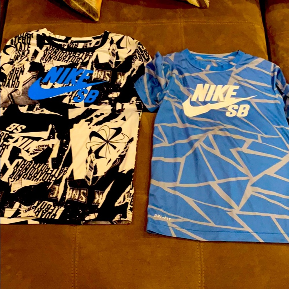 Nike tee
